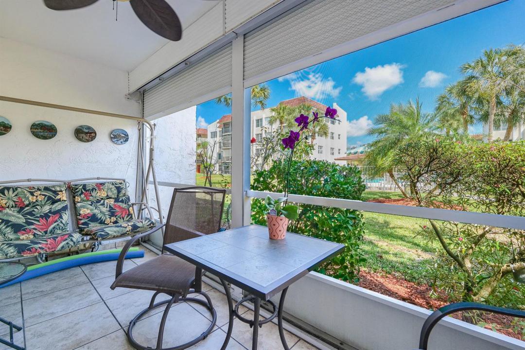 3531 Inverrary Drive 105, Lauderhill, Florida 33319, USA