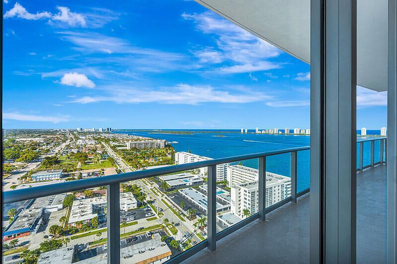 220 Lake Shore Drive 2105, Lake Park, Floride 33403, États-Unis