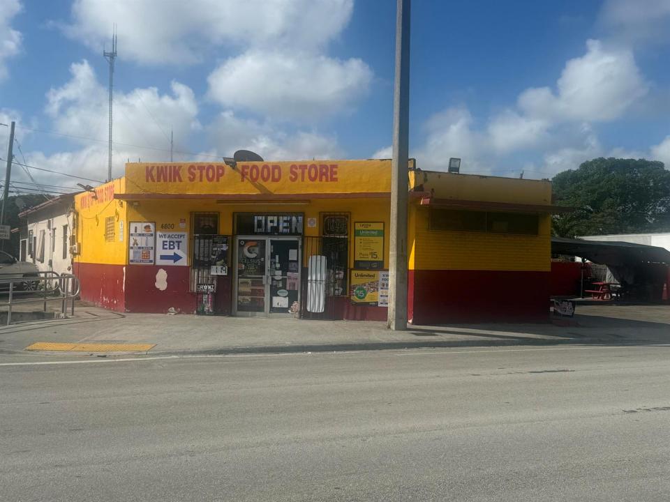4800 Pembroke Road, West Park, Florida 33021, USA
