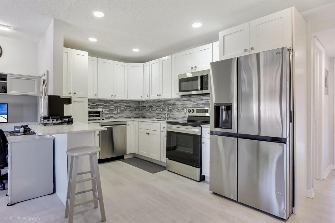 94 Hastings F, West Palm Beach, Florida 33417, USA