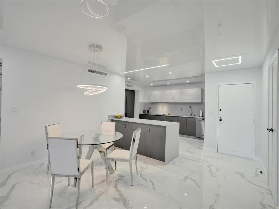 2500 Parkview Drive 1112, Hallandale Beach, Floride 33009, États-Unis