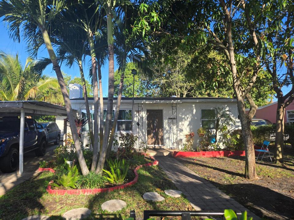 1214 S C S Street, Floride 33460, États-Unis