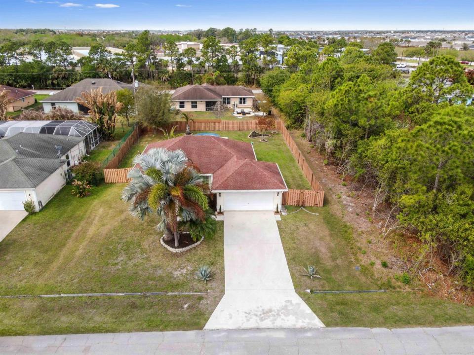 1632 SW Rutland Street, Port St. Lucie, Florida 34987, HOA KỲ