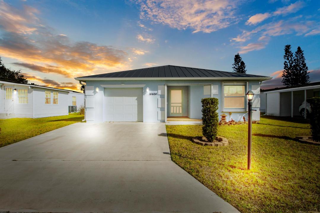14464 Isla Flores Avenue, Fort Pierce, Florida 34951, USA