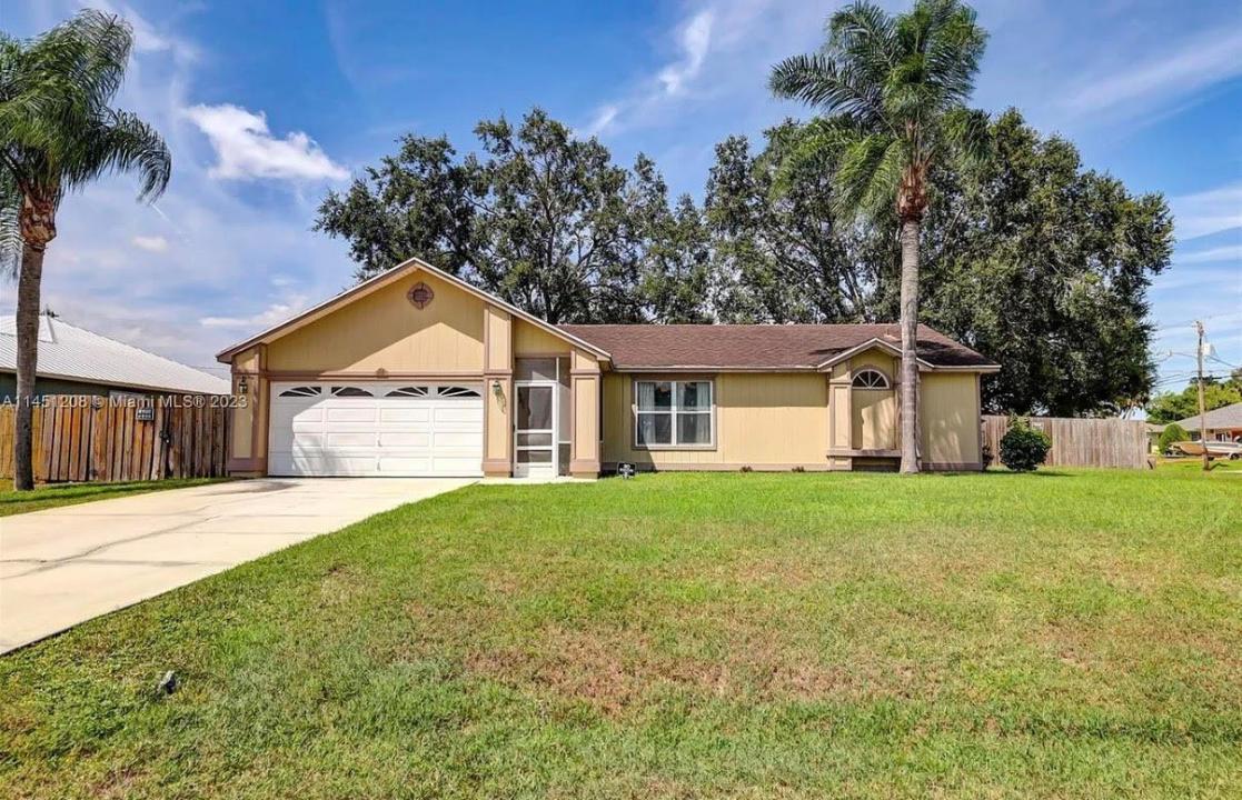 901 SW Gaitor Avenue, Port St. Lucie, Floride 34953, États-Unis