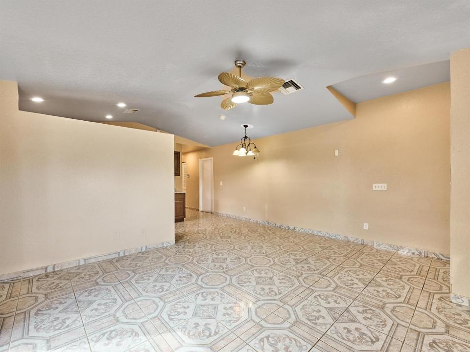 556 E Ridge Cir N Circle, Boynton Beach, Florida 33435, USA