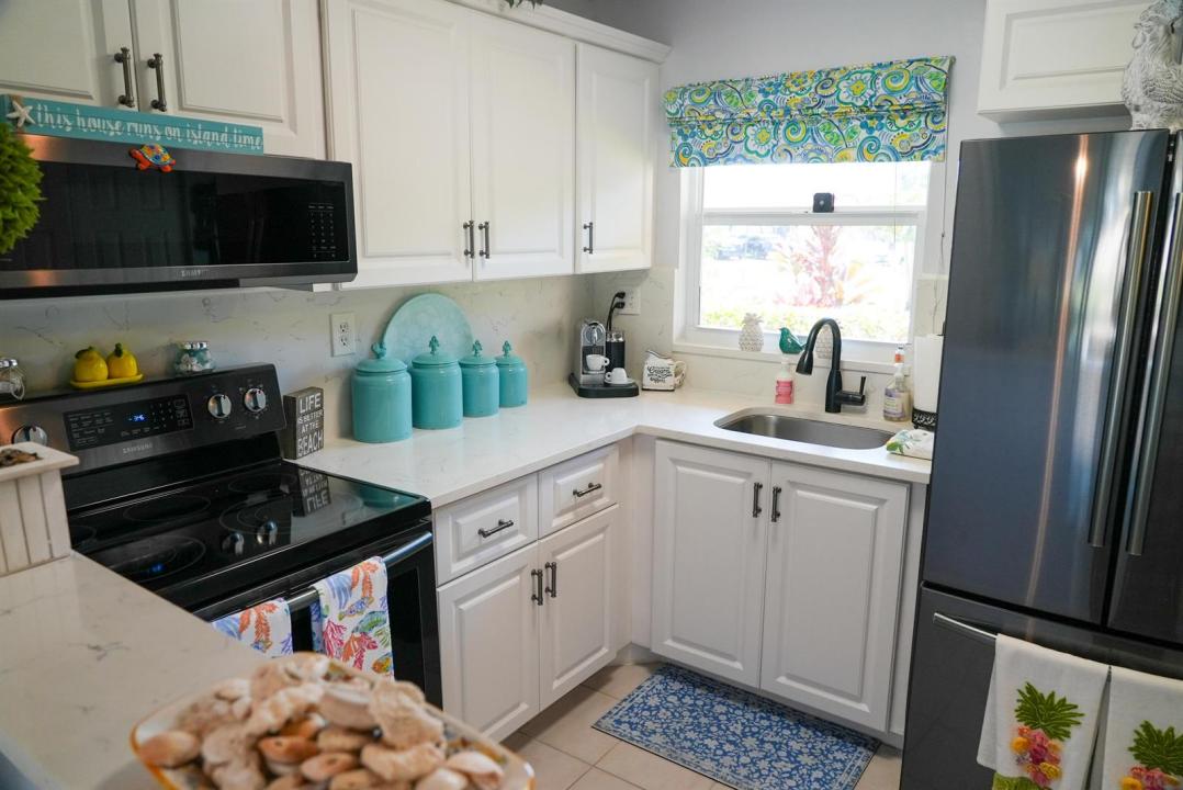 8901 Sunrise Lakes Boulevard 105, Sunrise, Florida 33322, USA