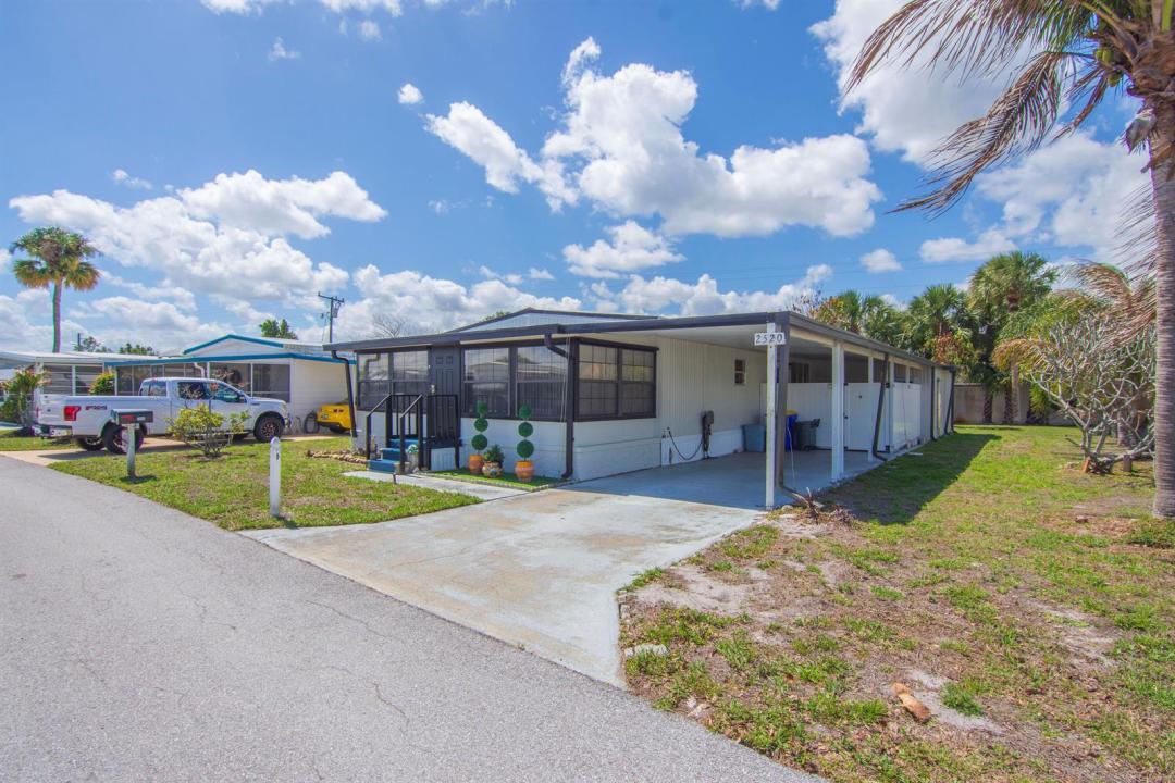 2520 SE Penny Lane, Stuart, Florida 34994, USA
