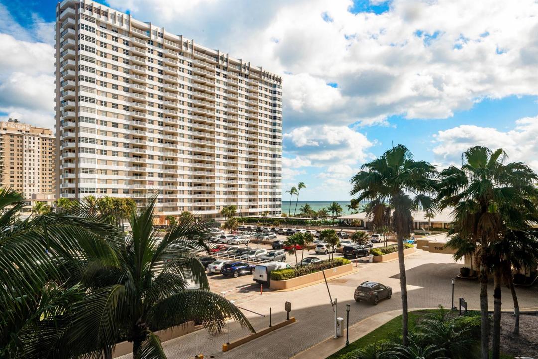 Hallandale Beach, Florida 33009, Stati Uniti