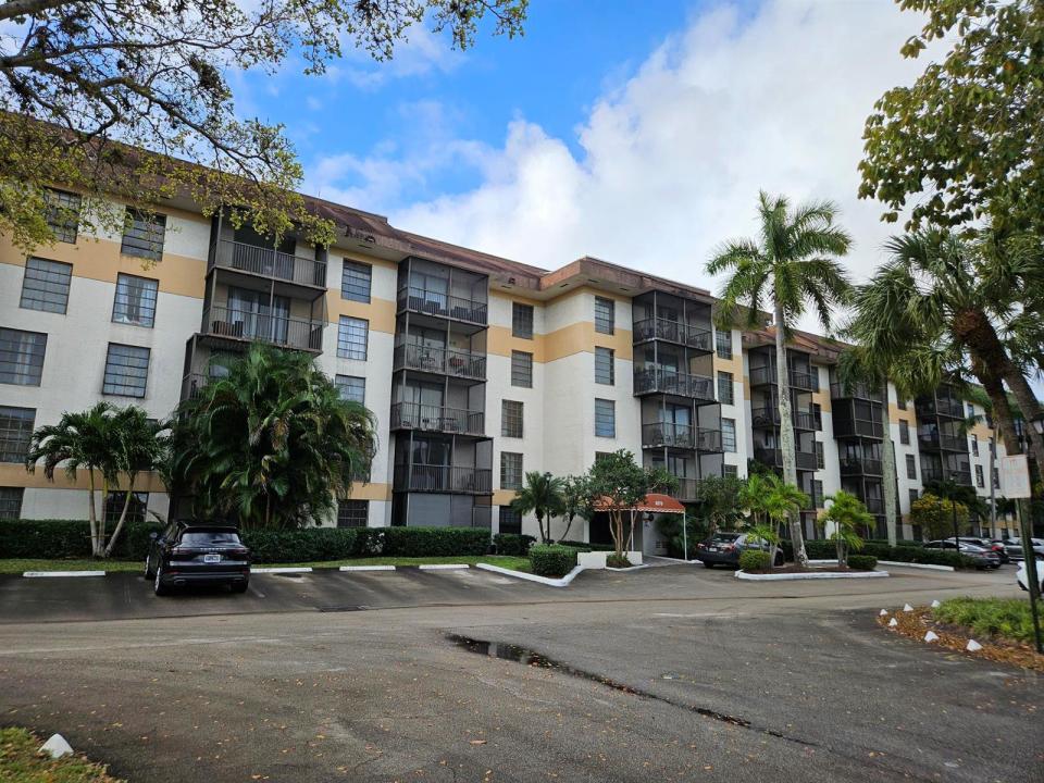 5570 NW 44th NW Street 107a, Lauderhill, Floride 33319, États-Unis