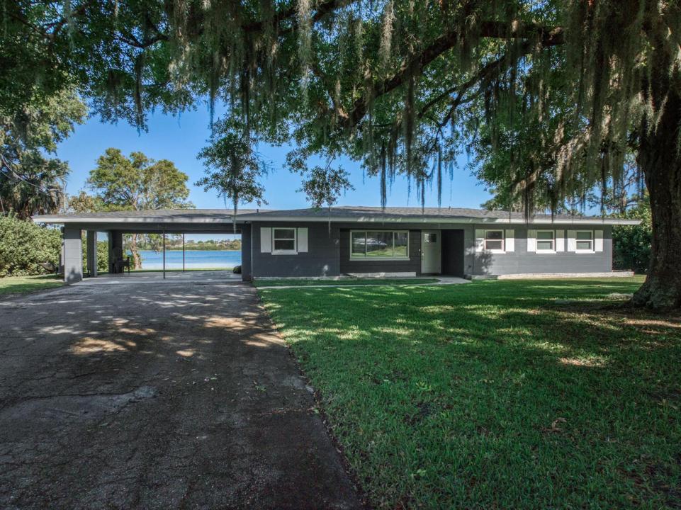 1622 W Dinner Lake Drive, Sebring, Florida 33870