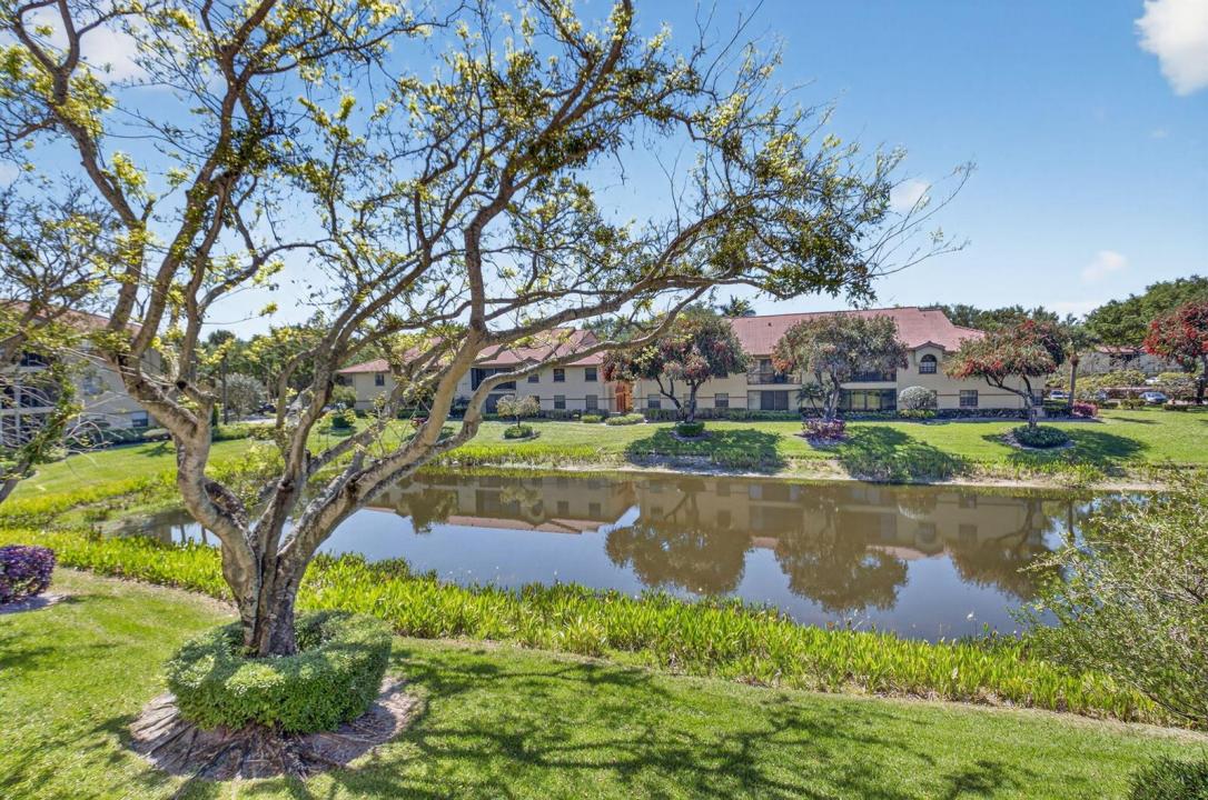 5155 Europa Drive M, Boynton Beach, Florida 33437, USA
