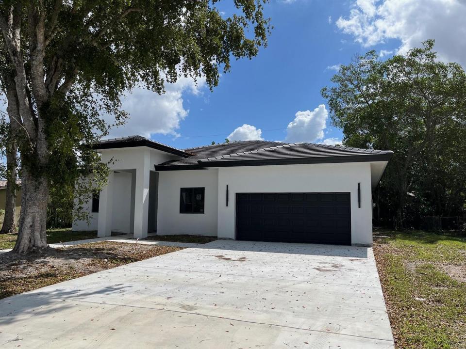 4117 NW 79th Avenue, Coral Springs, Florida 33065, USA
