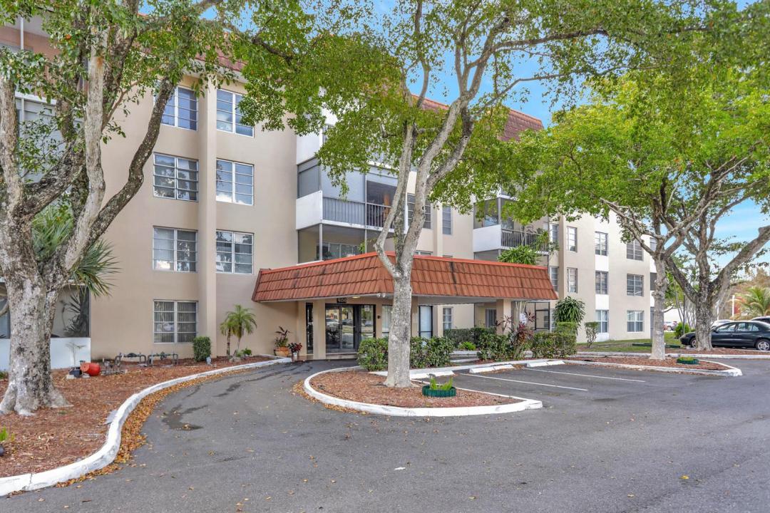 4156 Inverrary Drive 111, Lauderhill, Floride 33319, États-Unis