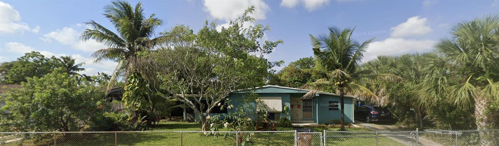 236 NE 43rd Street, Deerfield Beach, Florida 33064, USA