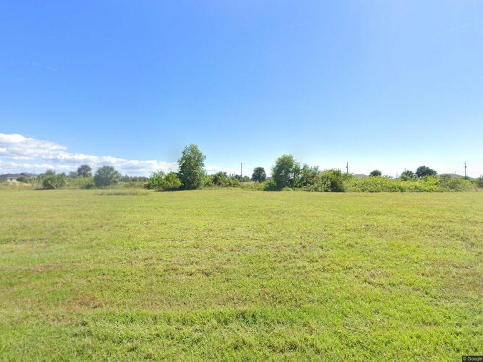 3812 NW 39th Lane, Cape Coral, Floryda 33993, USA