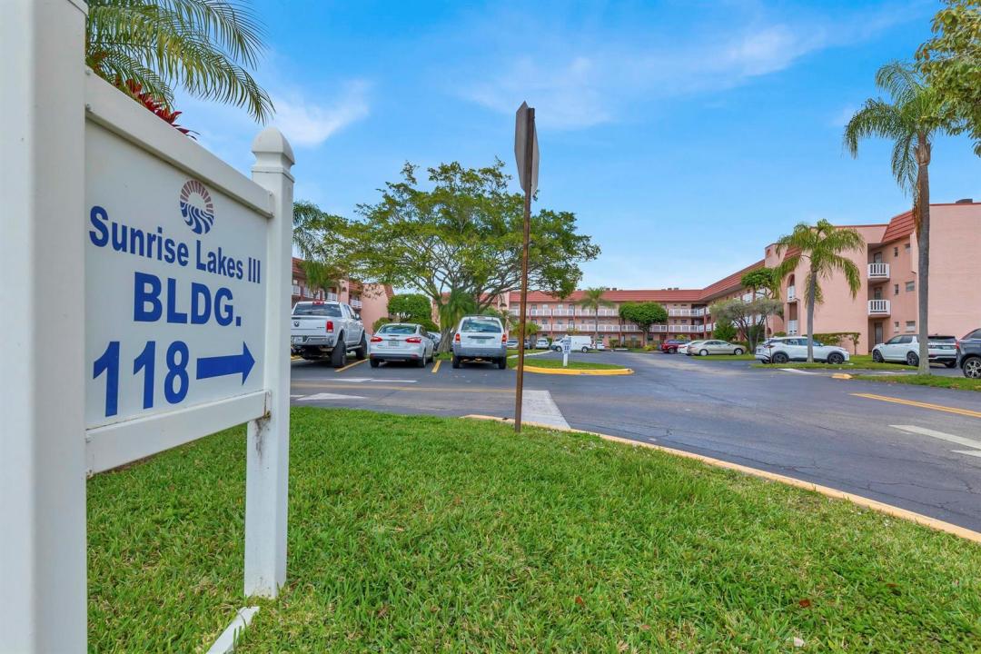 9401 Sunrise Lakes Boulevard 311, Sunrise, Floride 33322, États-Unis