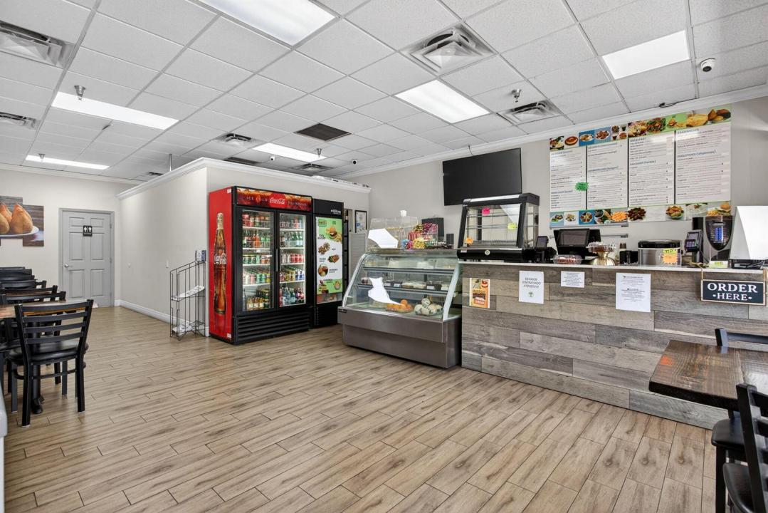 Null W Null, Coconut Creek, Florida 33073
