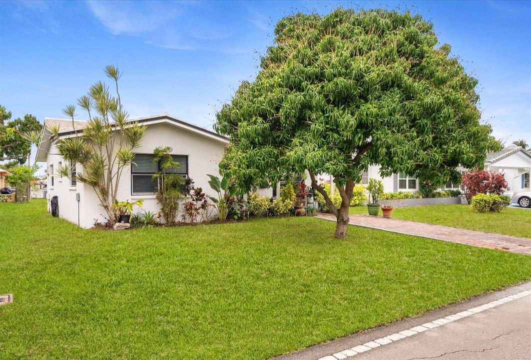 5713 NW 84th Terrace, Tamarac, Florida 33321, USA