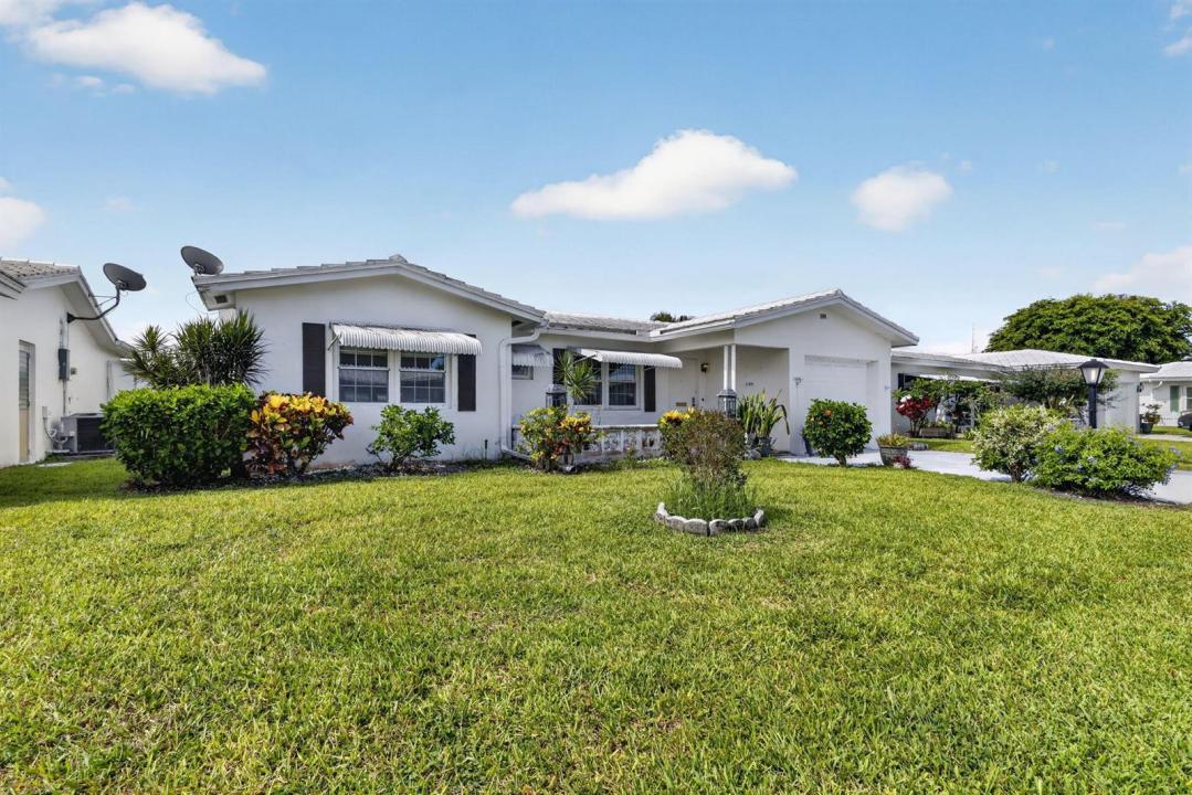 1104 W Ocean Avenue, Boynton Beach, Florida 33426, Stati Uniti