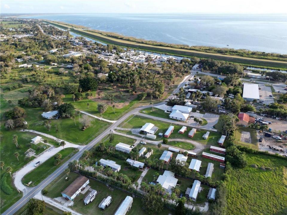 3431 38th Avenue, Okeechobee, Florida 34974, USA