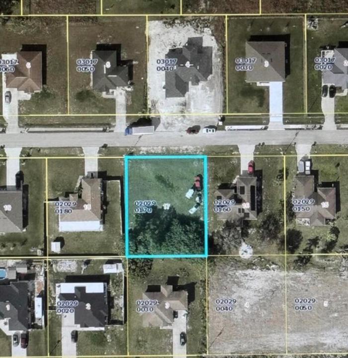3829 23rd W Street, Lehigh Acres, Floryda 33971, USA