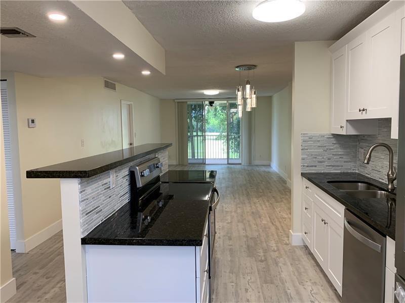 250 Jacaranda Drive 203, Plantation, Florida 33324, USA