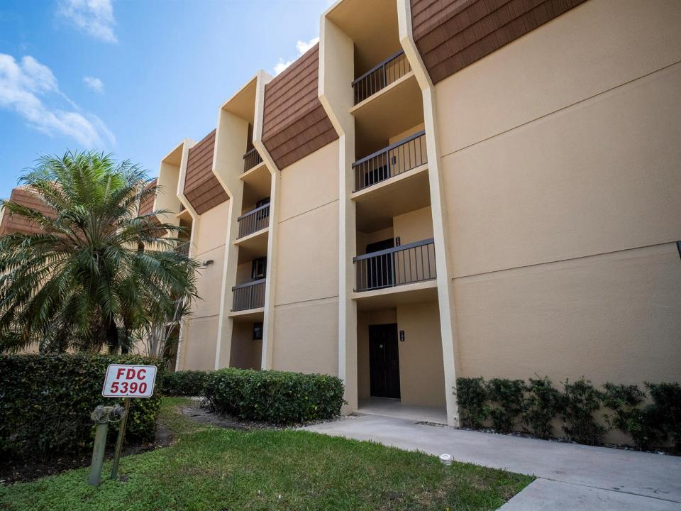 5390 Woodland Lakes Drive 104, Palm Beach Gardens, Floride 33418, États-Unis