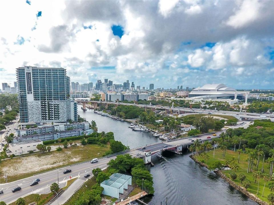 1740 NW N River Drive 319, Miami, Florida 33125, USA