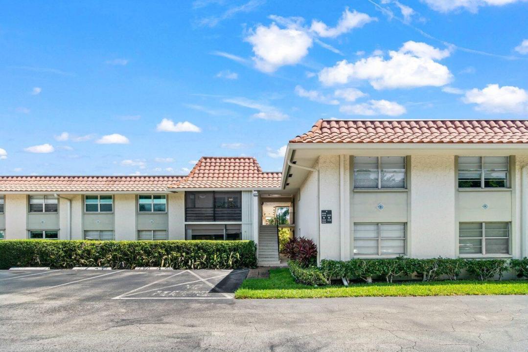 1124 NW 13th Street 204a, Boca Raton, Florida 33486, USA