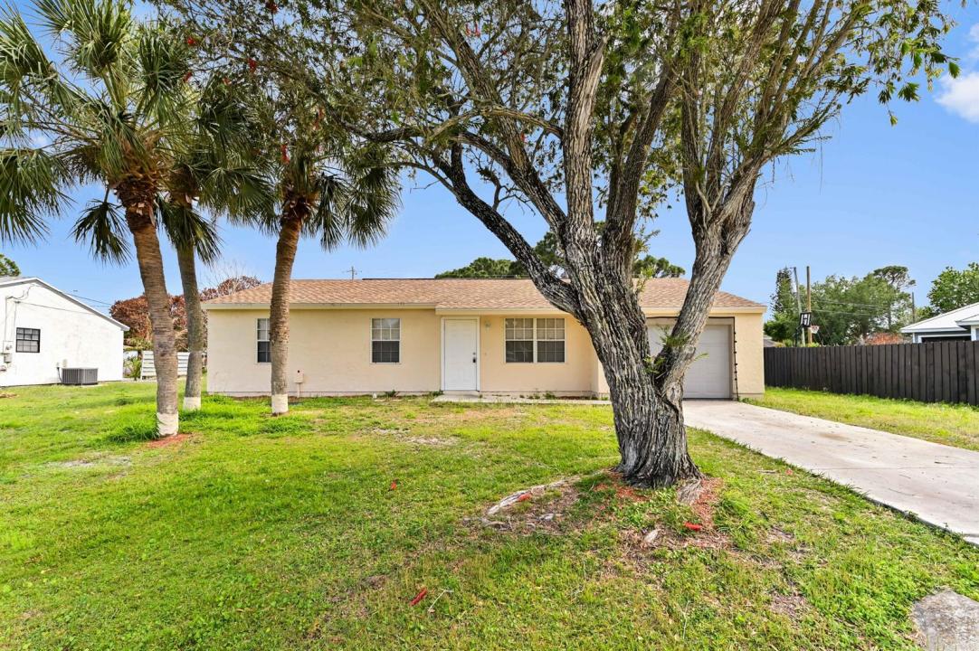 2441 SE University Terrace, Port St. Lucie, فلوريدا 34952, الولايات المتحدة