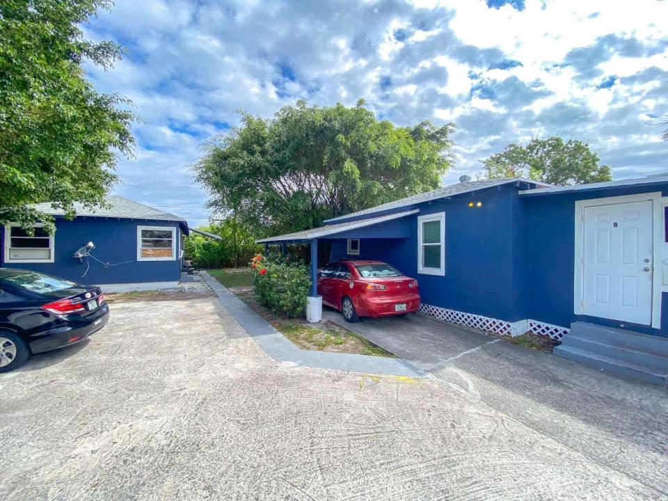 3804 Miller Avenue, West Palm Beach, Floryda 33405, USA