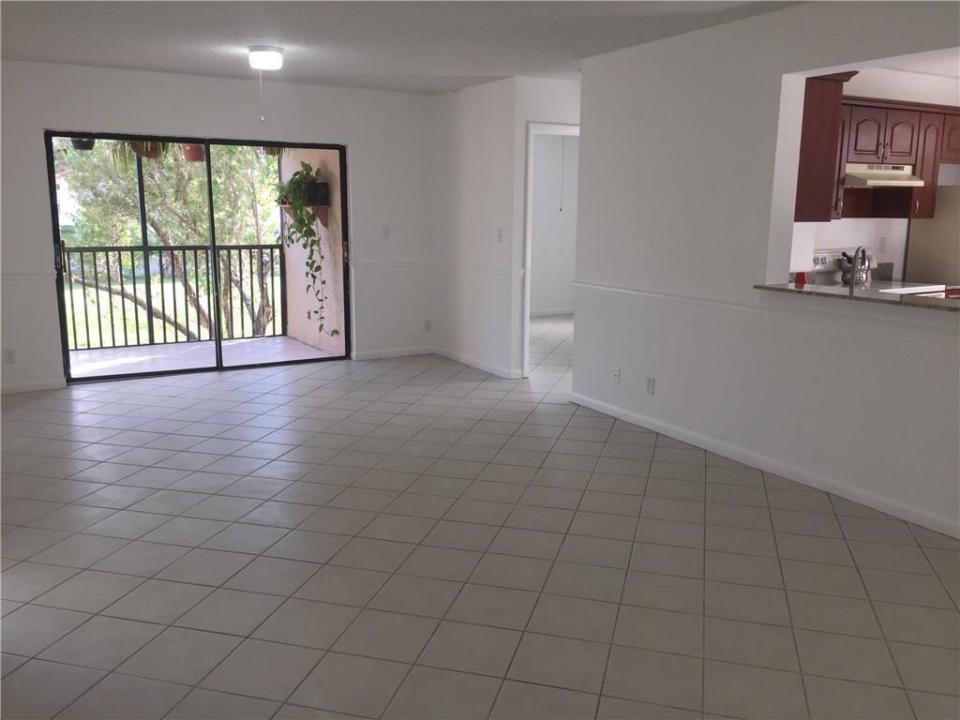 12276 Royal Palm Boulevard A-7, Coral Springs, Florida 33065, USA