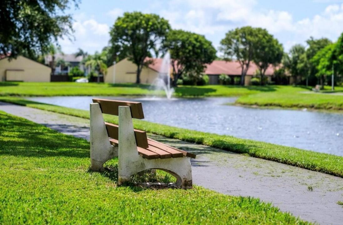 1007 Green Pine Boulevard D2, West Palm Beach, Florida 33409, Stati Uniti