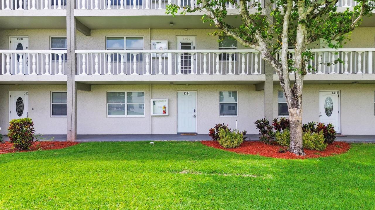 9856 Marina Boulevard 1314, Boca Raton, Florida 33428, USA