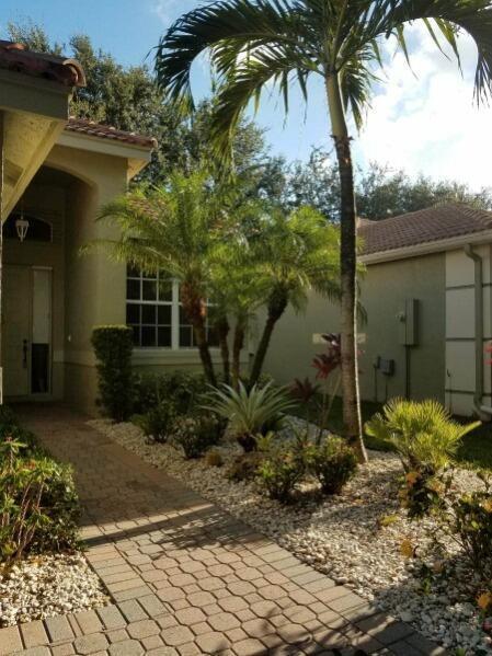 6037 Rossmoor Lakes Court, Boynton Beach, Florida 33437, USA