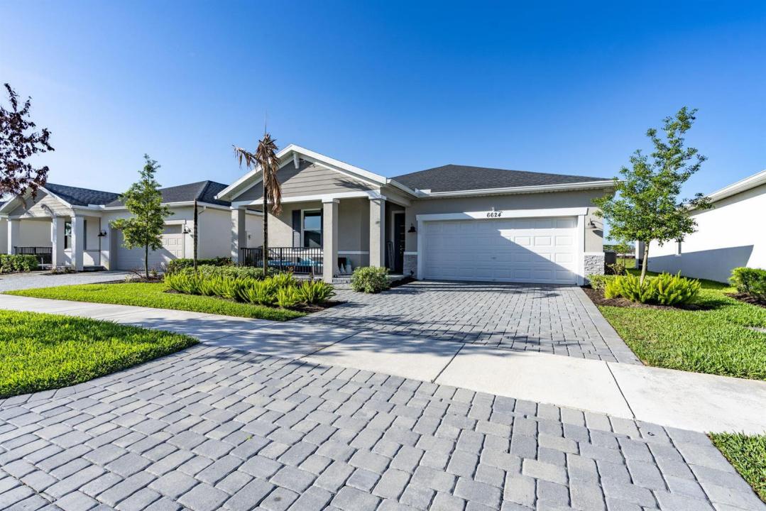 6624 NW Cloverdale Avenue, Port St. Lucie, Floride 34987, États-Unis