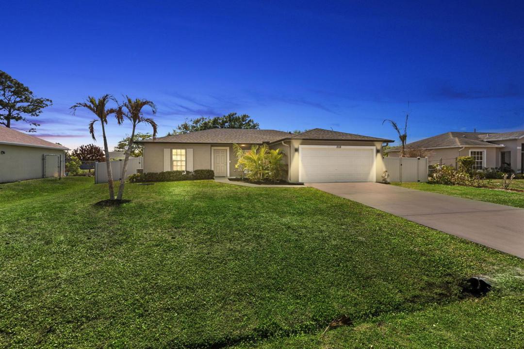 2118 SE Genoa Street, Port St. Lucie, Florida 34952, Stati Uniti