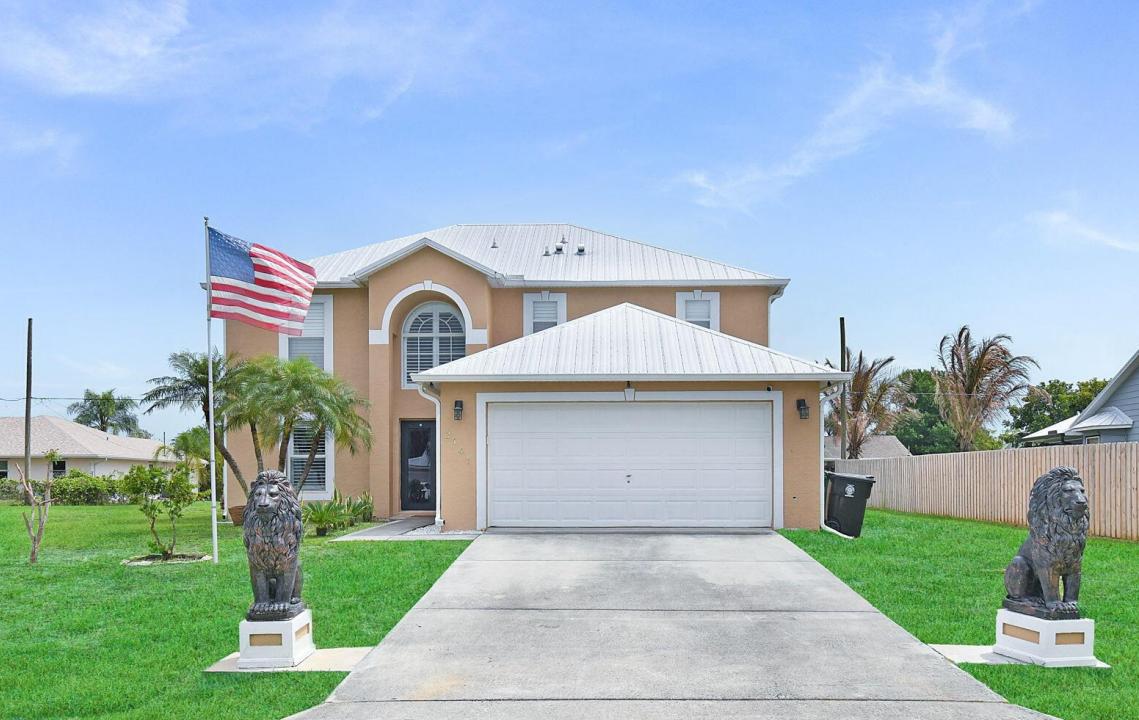 2141 SE Wald Street, Port St. Lucie, Floride 34984, États-Unis