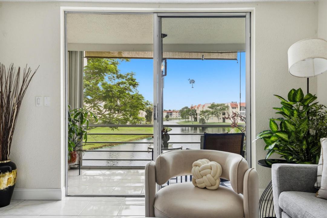 2900 Sunrise Lakes W Drive 201, Sunrise, Florida 33322, Stati Uniti