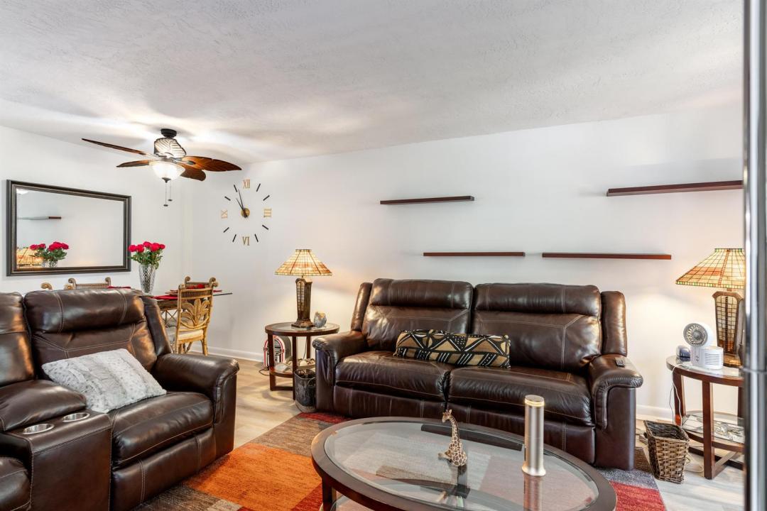 2801 Somerset Drive 411, Lauderdale Lakes, Florida 33311, Stati Uniti