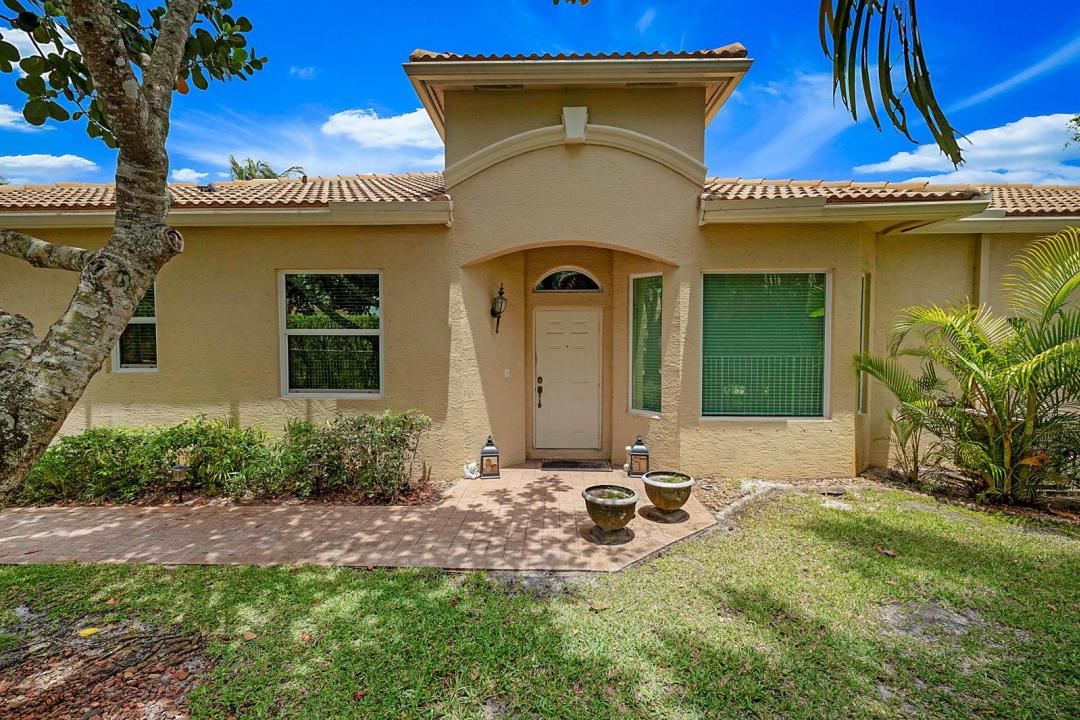 2568 Sandy Cay, West Palm Beach, Florida 33411, USA