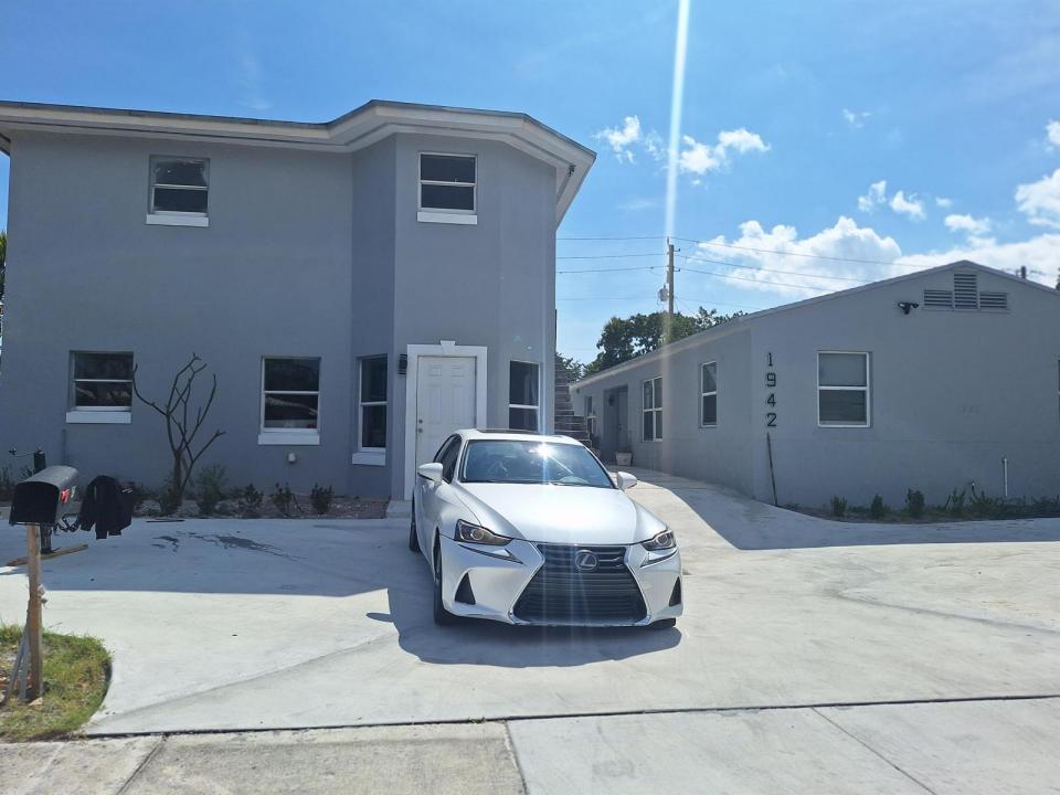 1942 Buchanan Street, Hollywood, Florida 33020, USA