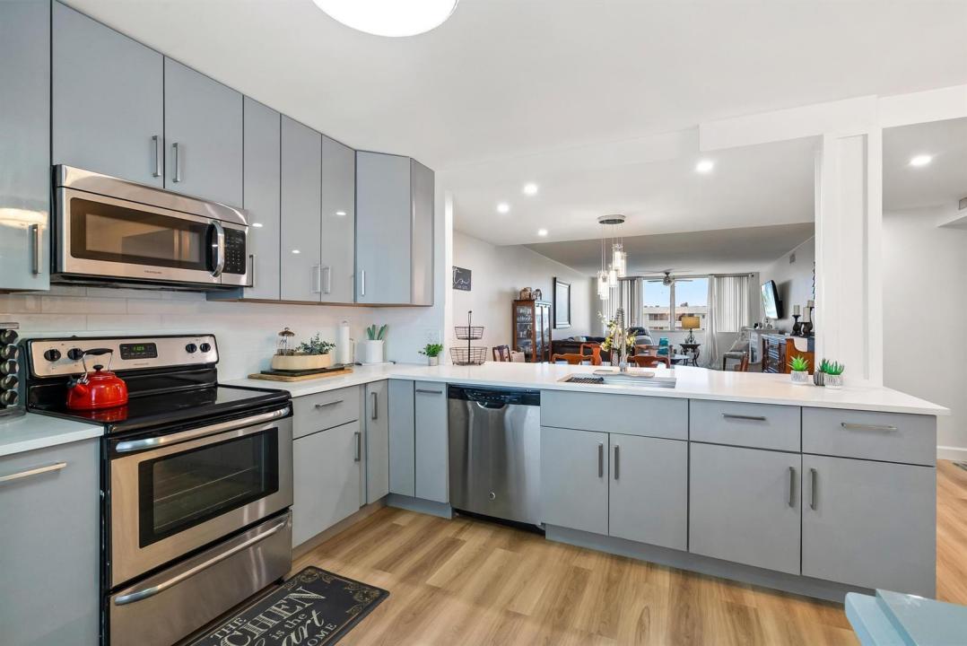 6698 10th N Avenue 408, Florida 33467, USA