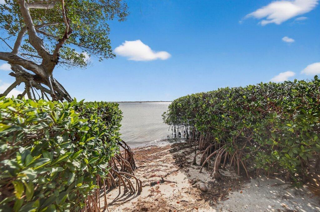 218 NE Edgewater Drive 218, Hutchinson Island, Floride 34996, États-Unis