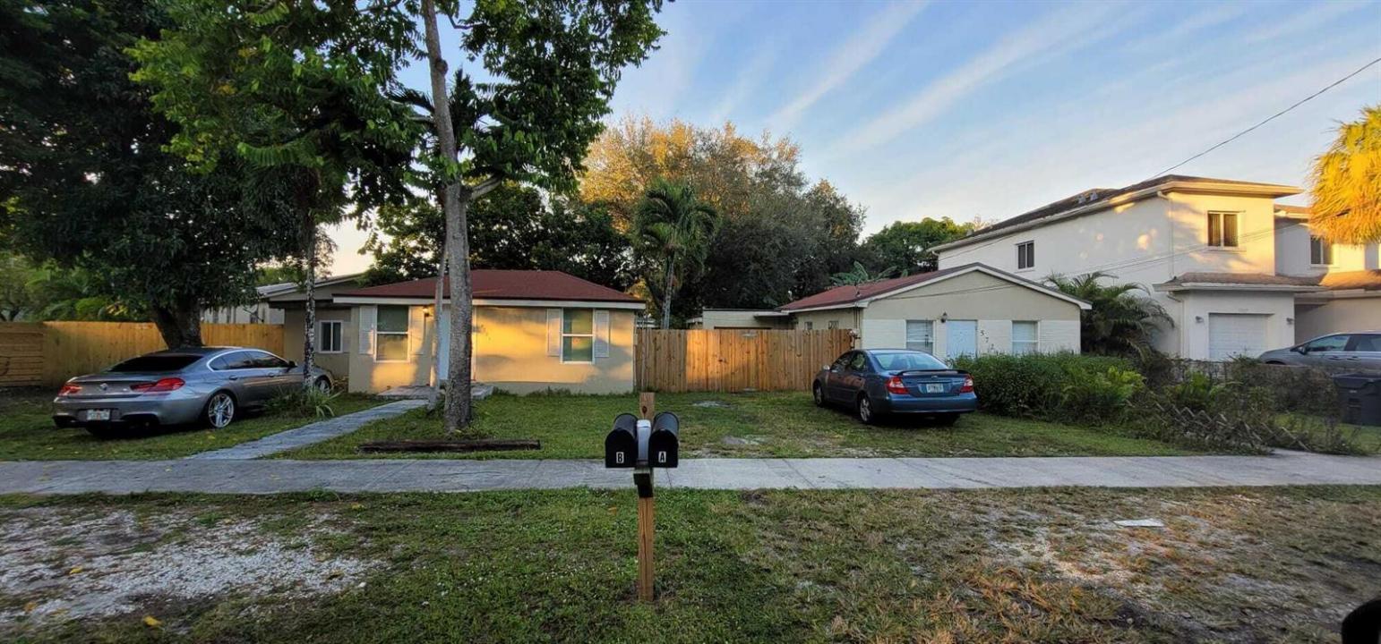 5721 Fillmore Street, Hollywood, Florida 33021, USA