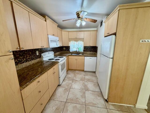 8940 S Hollybrook Boulevard 208, Pembroke Pines, Floride 33025, États-Unis