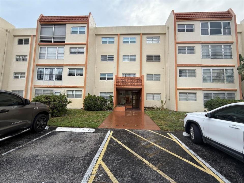 2501 NW 41st Avenue 401, Lauderhill, Florida 33313, Stati Uniti