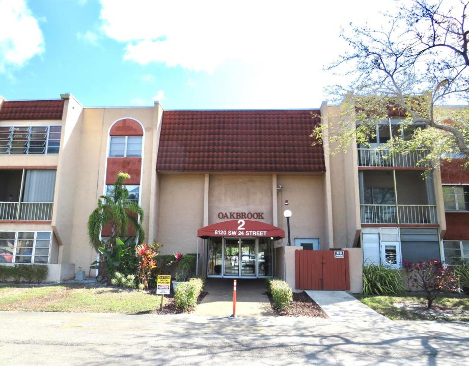 8120 SW 24th Street 212, North Lauderdale, Floride 33068, États-Unis