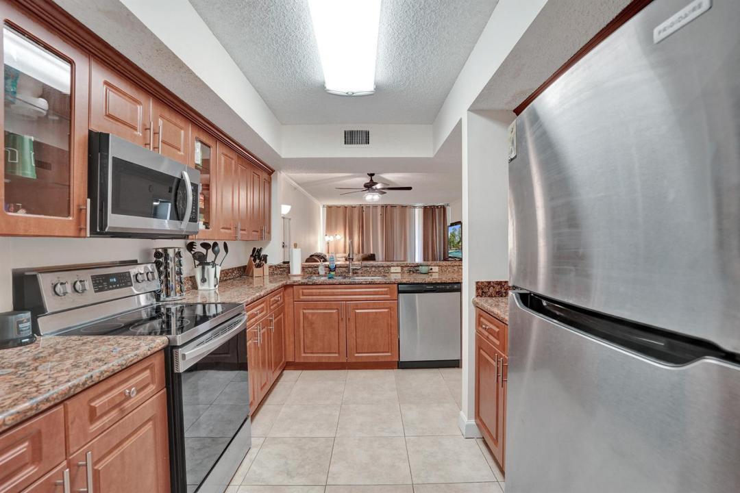 8266 NW 24th Street, Coral Springs, Floryda 33065, USA